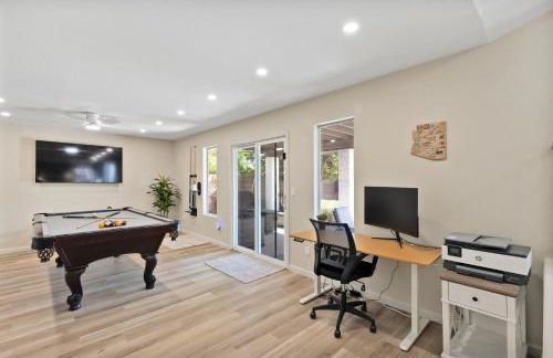 Sparkling Saltwater Pool - Spa - Firepit - WiFi - 4BR 3BA - Near Top Golf Courses - Foto 35