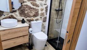 Apartamentos Porta do Vez Centro Histórico Moderno - Foto 2, towels, Shower