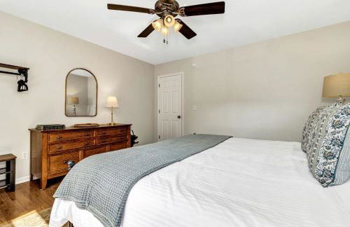 Spacious Mountain Retreat with Bonus Game Room Near Asheville, Barnardsville, NC - Foto 54