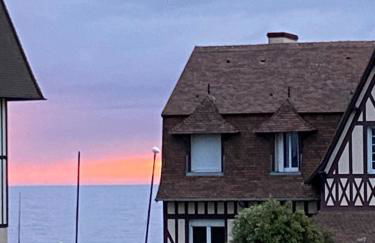 Appartement 5 personnes 65m2 avec balcon, vues partielles mer, 150m de la plage et centre, wifi et parking privé - Photo 19