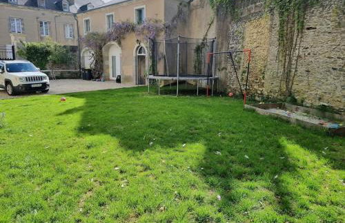 Grande maison familiale plein centre vieux Laval - Foto 22