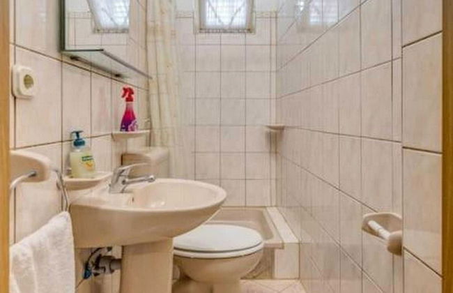 Charming Retreat Holiday Home Mravince With Pool - Foto 13