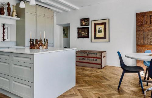 Stylish Georgian garden apartment + secure parking - Foto 7