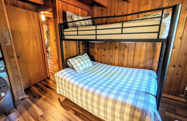 Hickory Cabin by Avantstay Firepit, Hot Tub, Game Room, Great Location - Foto 25