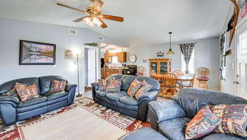 Kingman Vacation Rental with Private Yard and Fire Pit - Foto 5