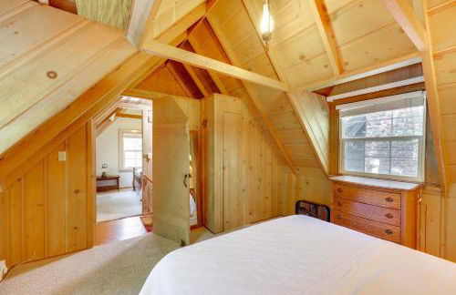 Vintage Snow White Cottage about 2 Miles to Village! - Foto 18