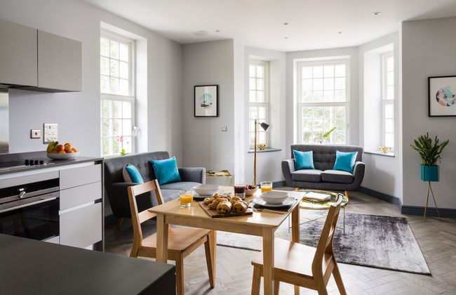 Boutique Apartments by Viridian Apartments - Photo 16