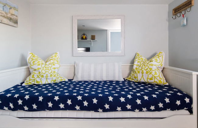 4BR Beach House Sleeps 10 - 5 Mins Walk to the Sea - Foto 16