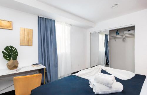 Spacious Luxury Villas in the heart of LA! Free parking and Jacuzzi - Photo 9