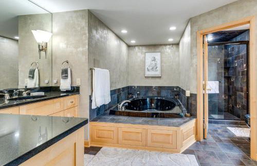 Luxe Long Lake Estate! Courts, Pool and Game Room - Foto 26