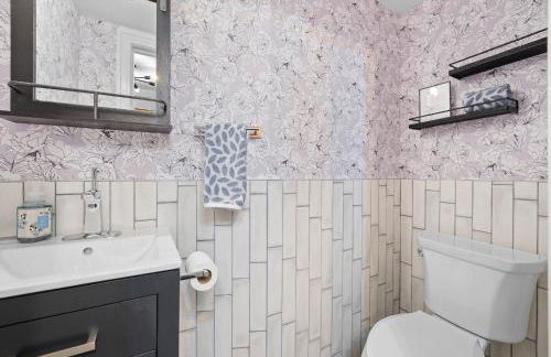 10Min to NYC - 2BR/2.5Bath-3Beds-Free Parking-No Chores - Foto 10