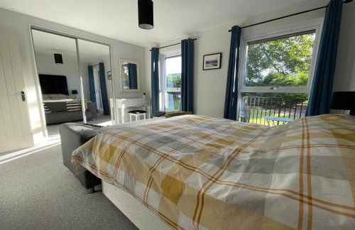 Modern Coastal Retreat, 5-Bedroom, 4-Bathroom Home, with Parking in Portsoy - Foto 9