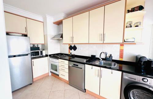 Amazing beach bliss 2br w/private sea view terrace - Photo 25