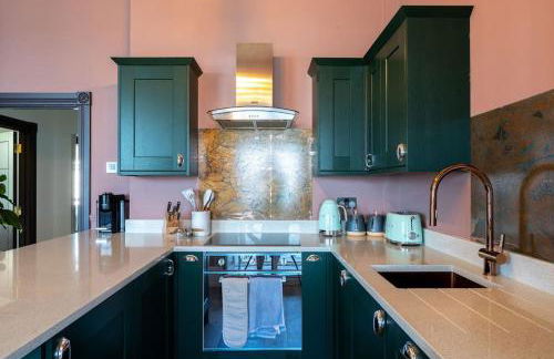 Stylish Beachfront Luxury Apartment, Sweeping Ocean Views and Log Burner - Foto 18