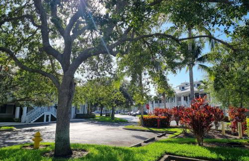 Lovely 2-Bedroom plus Den Condo in Greenlinks Resort - Photo 19