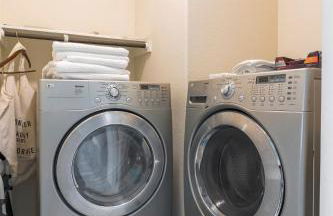 Sleeps 8 comfortably! Super location! - Foto 8