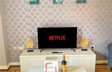 Luxury 3 Bedroom House With FREE Parking - Foto 3