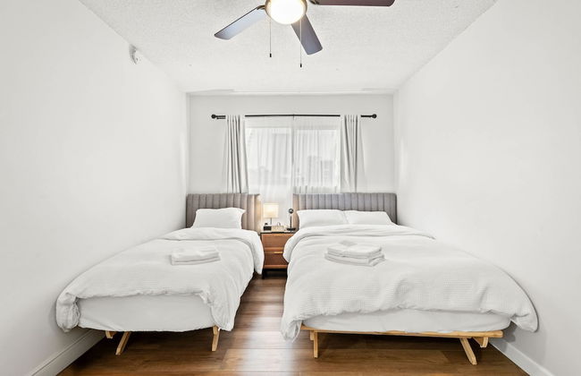 Modern Cozy Retreat Stylish Stay With Patio Parking - Foto 23