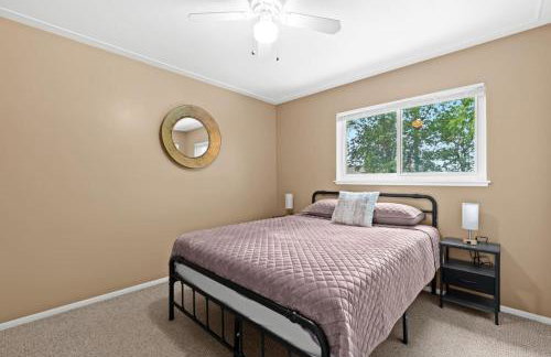 Big Fenced Backyard Sleeps 8 - Foto 3