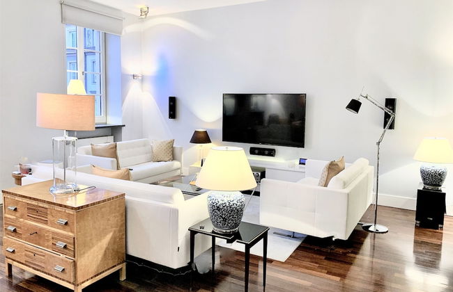 MONDRIAN Luxury Suites & Apartments Old Town Market Square - Photo 2