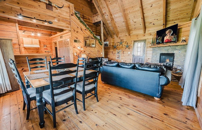 Budro's Bungalow 2 Bedroom Cabin by RedAwning - Photo 19