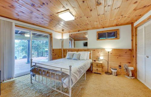 Waterfront Lake Arrowhead Cabin with Dock and Fire Pit - Foto 17