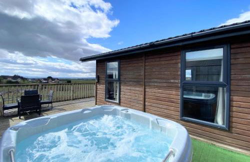 Benarty 11 with Private Hot Tub - Fife - Loch Leven - Lomond Hills - Pet Friendly - Photo 21