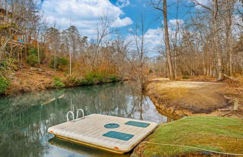 River Cabin - Fire Pit, Kayaks, Games, Dog Park - Foto 56