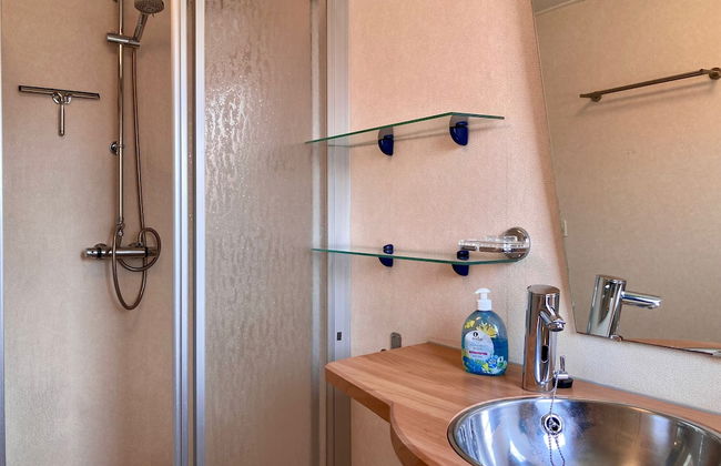 6 Pers Holiday Home Aurora With Directly on the Lauwersmeer - Foto 12