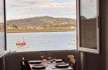 Stylish Coastal Apartment with Breathtaking views - Foto 14