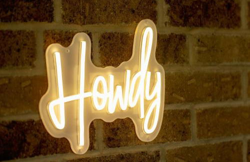 Serene SoCo Escape, Walk to Cafes and Free Parking - Photo 14