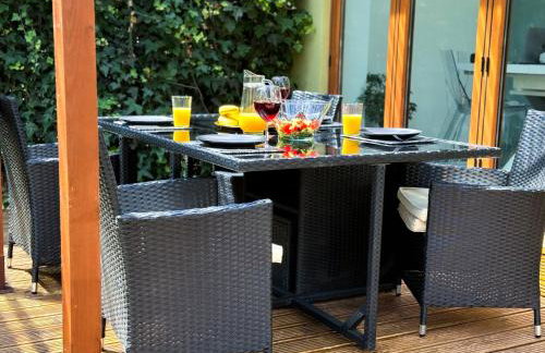 Luxurious 3Bed House with Spa Bath & Garden - Foto 35