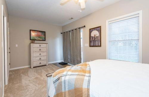 Hoosier Happiness, Too! 3 Bedroom Suites Near IU & Downtown - Foto 17