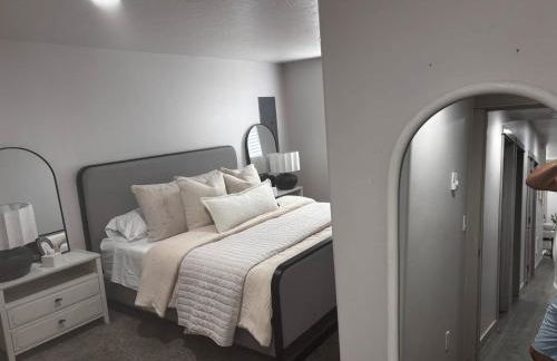 North End - Hyde Park - Hot Tub- Downtown - 3 BR - Foto 29