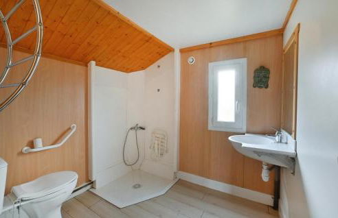 2 Bedroom Awesome Home In Barjac - Photo 10