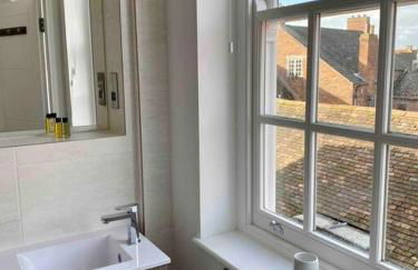 CC - Central Location Top Floor 2 Bed Deluxe Modern Apartment - Foto 9