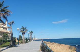 Casa Mario, La Zenia Boulevard area,fantastic 2 bedrooms, 2 bathrooms house with communal swimming pool and barbecue - Photo 34