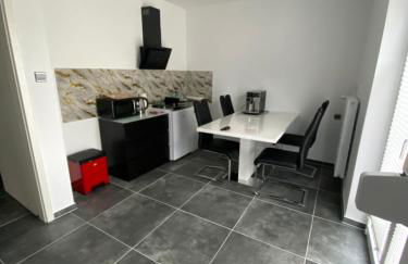 Moderne 2 Zimmer Wohnung Küche und Bad im Zentrum - Photo 6