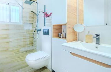 Casa Mario, La Zenia Boulevard area,fantastic 2 bedrooms, 2 bathrooms house with communal swimming pool and barbecue - Photo 14