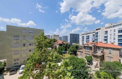 Aureola Center Apartment - Photo 17