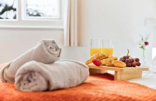 Centrally Located Apt with Parking - Foto 22