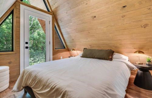 Modern A-Frame Cabin by Rip Van Winkle with Hot Tub - Foto 16
