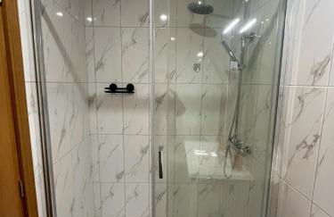 Casas Chão da Roseira - Foto 31