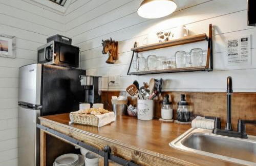 Windmill Meadows Cottages-firepit-hill Country Views!! - Photo 18