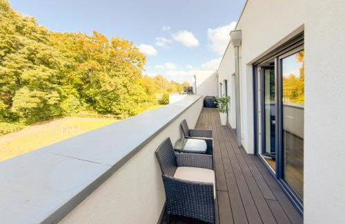 ImmoStay #3 - Penthouse mit zwei Balkonen & Seeblick, Parking & WiFi - Foto 1