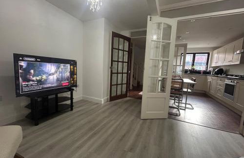 3 bed family home northwood London suburbs - Foto 1