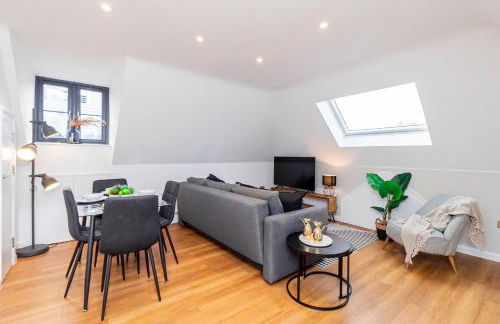 Contemporary 2-Bed Penthouse Central Stay! - Foto 11