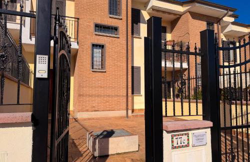 RESIDENZA I GIRASOLI - Spacious private house near the sea, quiet residential area - Lido dei Pini ANZIO - Photo 17