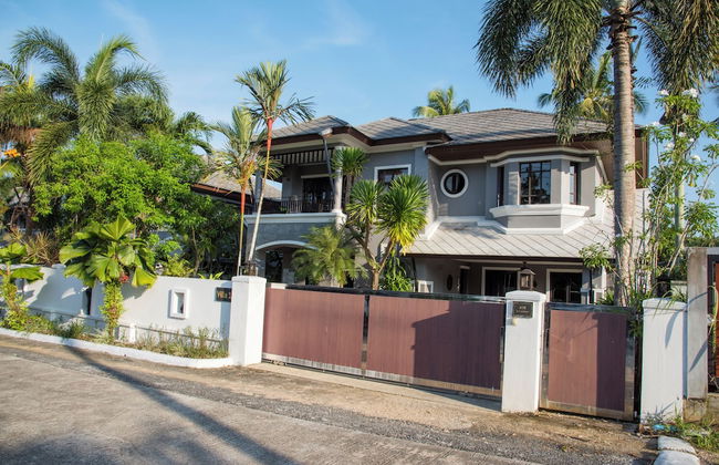 Baan Santhiya Private Pool Villas - Photo 1