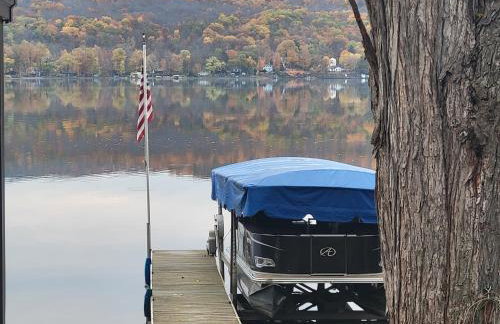 4 Seasons 4 bedroom lake level home - Foto 18